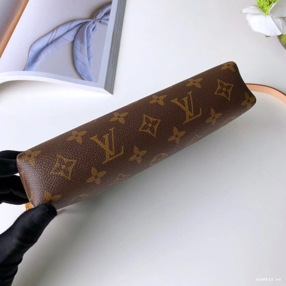 WIS Louis PALLAS Vuitton CHANELUTCH 0110